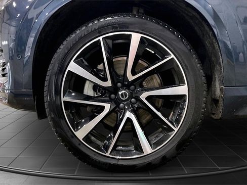 Certified 2024 Volvo XC90 B6 Ultimate w/ Lounge Package image 10