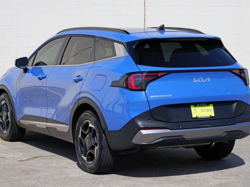 Used 2026 Kia Sportage EX w/ EX Panorama Roof Package FWD image 47