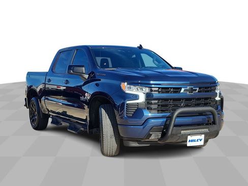 Used 2022 Chevrolet Silverado 1500 RST image 2