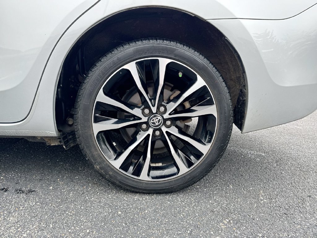 Used 2019 Toyota Corolla SE FWD image 26