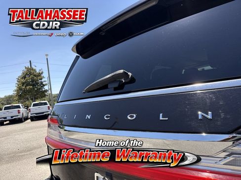 Used 2019 Lincoln Navigator Reserve AWD/4WD image 5