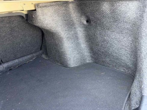 Used 2019 Nissan Versa SV FWD image 19