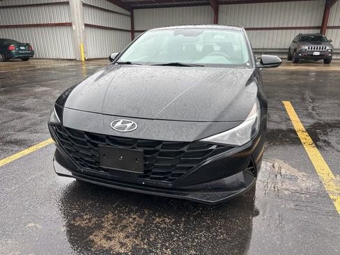 Used 2023 Hyundai Elantra SEL w/ Convenience Package image 18