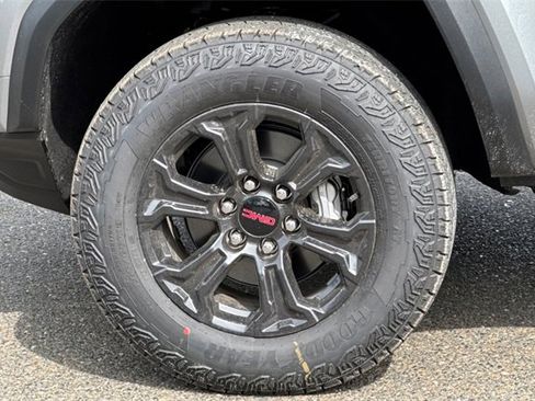 New 2025 GMC Canyon Elevation w/ Convenience Package image 31