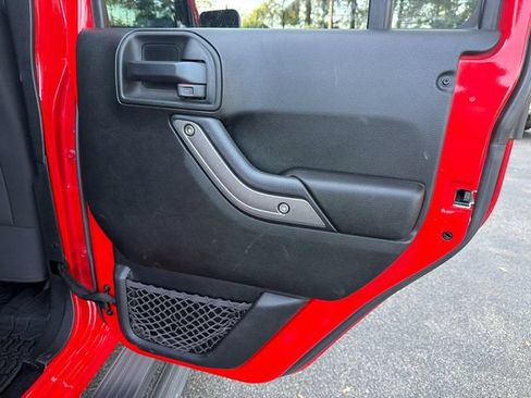 Used 2017 Jeep Wrangler Unlimited Sport AWD/4WD image 16
