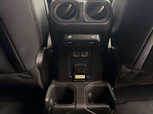 Used 2023 Jeep Wrangler Sahara image 17