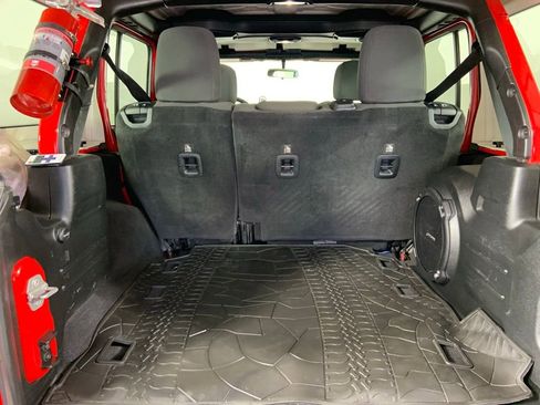Used 2018 Jeep Wrangler Unlimited Sport S image 10