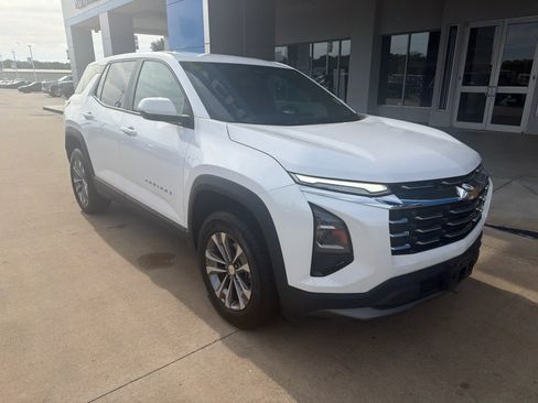 Used 2025 Chevrolet Equinox LT FWD image 9