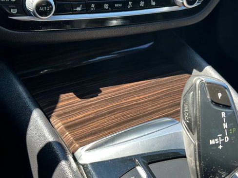Used 2018 BMW 530i xDrive AWD/4WD image 32