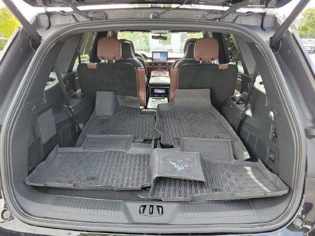 Used 2024 Lincoln Aviator Reserve w/ Equipment Group 201A AWD/4WD image 29