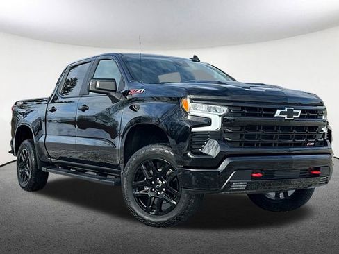 Used 2024 Chevrolet Silverado 1500 LT Trail Boss w/ Convenience Package II image 2