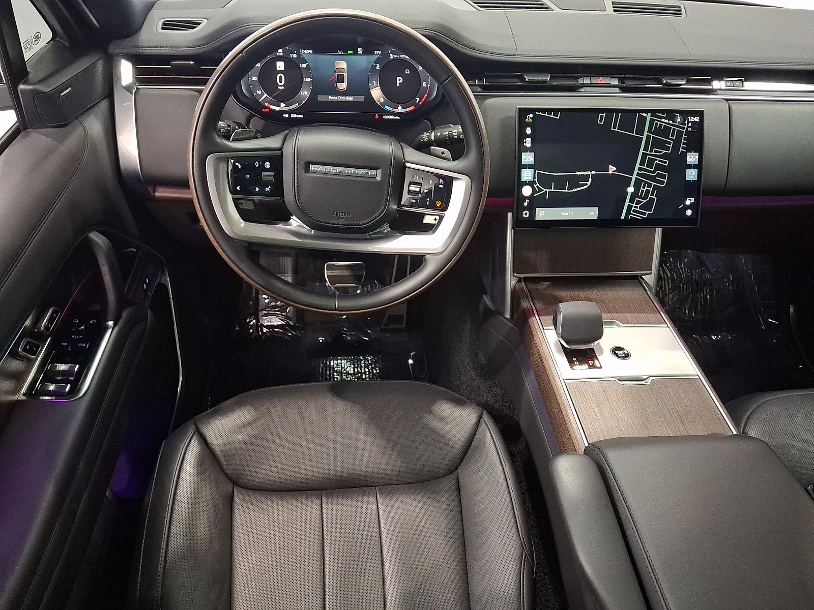 Certified 2025 Land Rover Range Rover SE AWD/4WD image 11