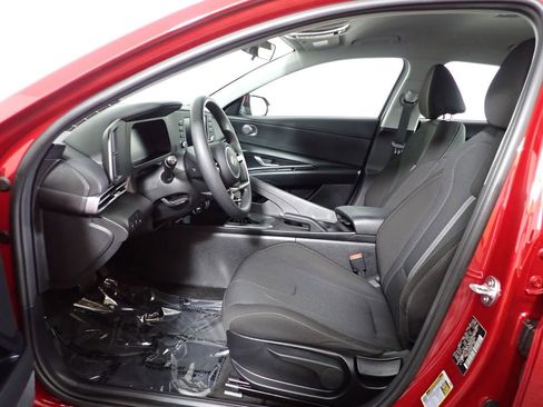 Used 2024 Hyundai Elantra SE FWD image 23