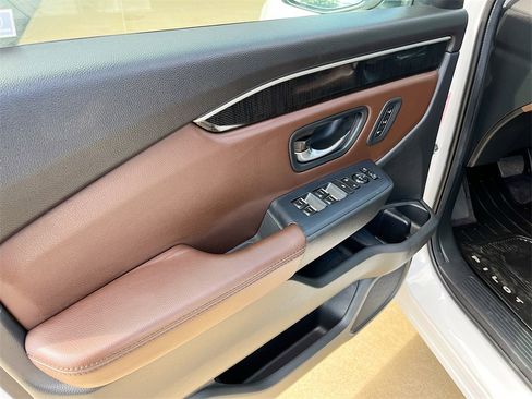 Used 2024 Honda Pilot Elite image 18