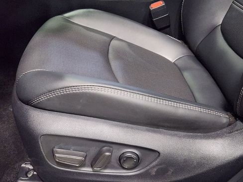 Used 2025 Toyota RAV4 Limited AWD/4WD image 45