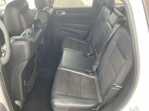 Used 2020 Jeep Grand Cherokee Laredo w/ Quick Order Package 2BN North image 20