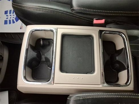 Used 2014 Chrysler Town & Country Touring-L w/ Driver Convenience Group image 30