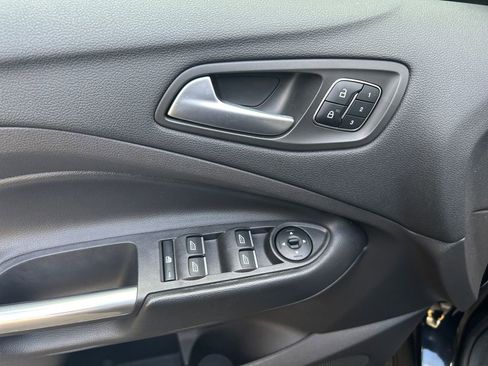 Used 2019 Ford Escape Titanium image 23