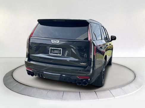 Certified 2024 Cadillac Escalade V w/ LPO, ONYX Package AWD/4WD image 5