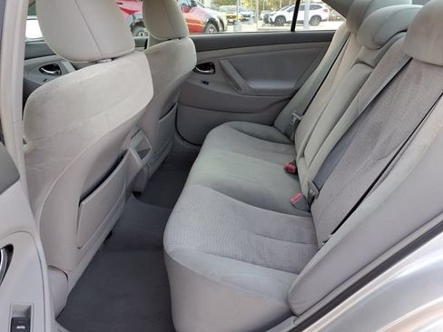 Used 2011 Toyota Camry LE FWD image 7