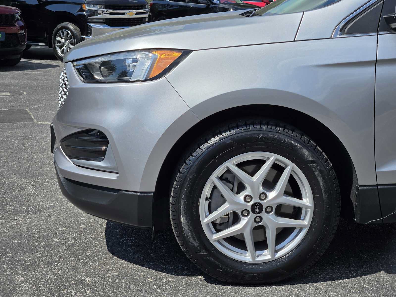Used 2024 Ford Edge SEL AWD/4WD image 8
