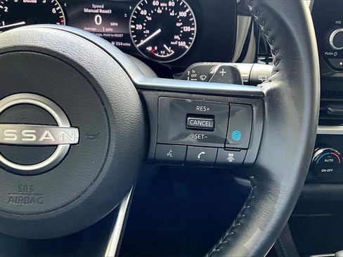 Used 2024 Nissan Pathfinder SV image 9