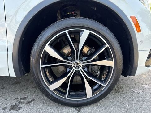 Used 2024 Volkswagen Tiguan SEL R-Line AWD/4WD image 11