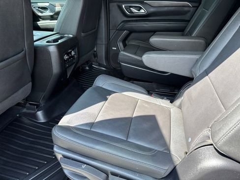 Used 2022 Chevrolet Suburban Z71 w/ Luxury Package AWD/4WD image 19