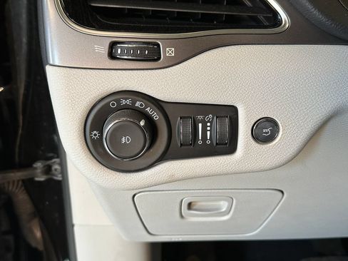 Used 2022 Jeep Cherokee Limited w/ Elite Package AWD/4WD image 18