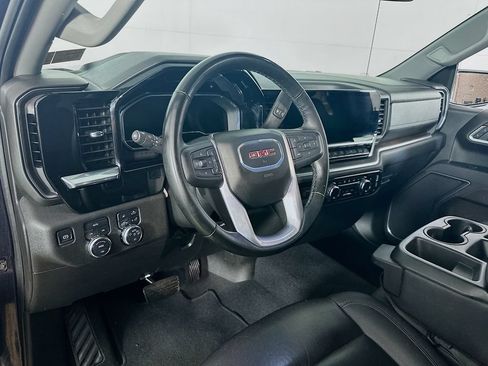 Used 2025 GMC Sierra 1500 SLT AWD/4WD image 23