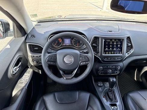 Used 2023 Jeep Cherokee Trailhawk w/ Trailer Tow Group AWD/4WD image 13