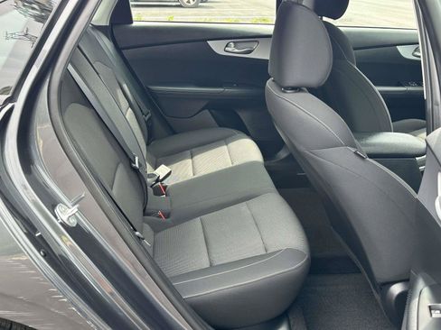 Used 2024 Kia Forte LXS w/ LXS Technology Package FWD image 7