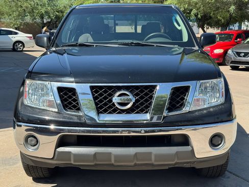 Used 2011 Nissan Frontier SV RWD image 3