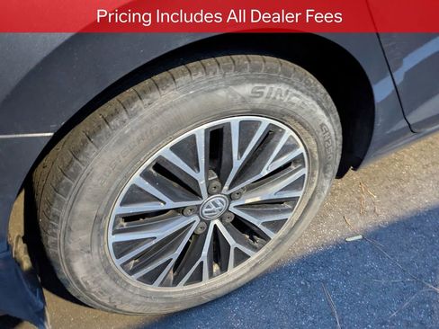 Used 2020 Volkswagen Jetta SE w/ SE Cold Weather Package FWD image 7