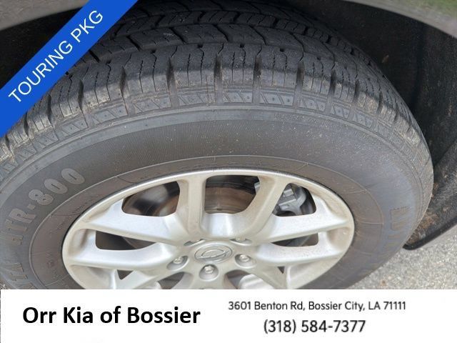 Used 2024 Chrysler Pacifica Touring-L FWD image 37