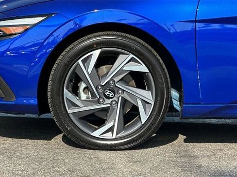 Used 2025 Hyundai Elantra Sport image 26