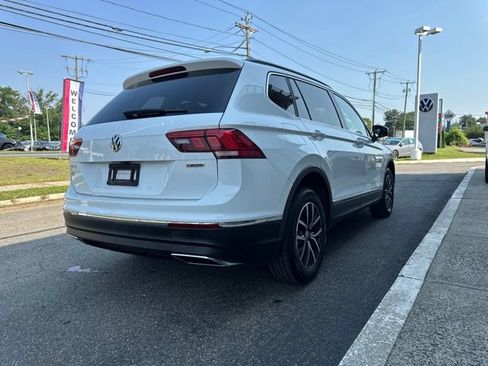 Used 2021 Volkswagen Tiguan SE w/ Panoramic Sunroof Package AWD/4WD image 9