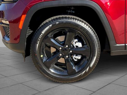 New 2025 Jeep Grand Cherokee Limited w/ Black Appearance Package image 11