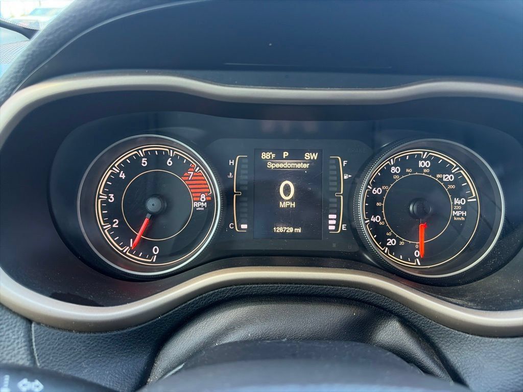 Used 2018 Jeep Cherokee Latitude w/ Altitude Package AWD/4WD image 20