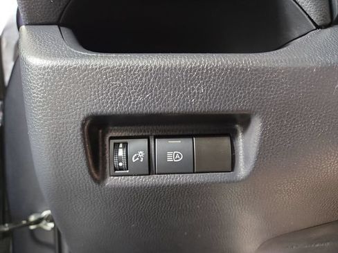 Used 2025 Toyota RAV4 XLE FWD image 28