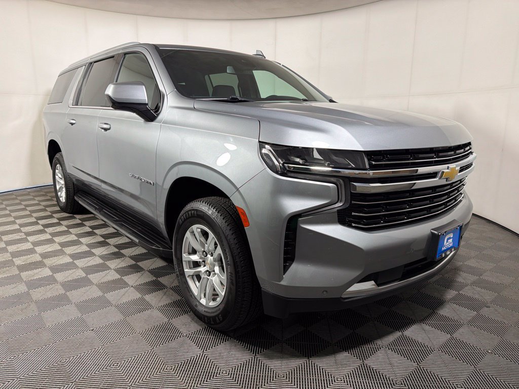 Used 2024 Chevrolet Suburban LT AWD/4WD image 2