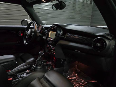 Used 2018 MINI Cooper S FWD image 14