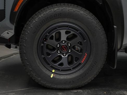 Used 2025 Nissan Frontier PRO-4X w/ Pro Convenience Package image 7