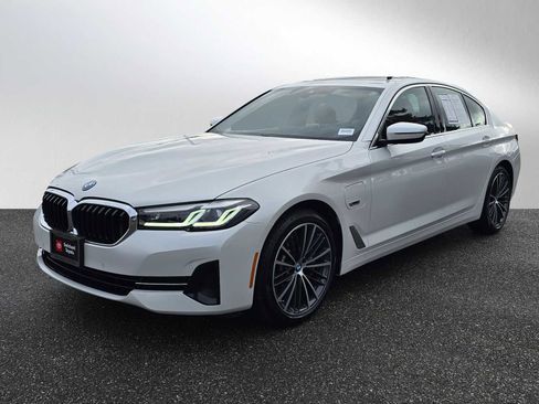 Used 2023 BMW 530e xDrive w/ Premium Package image 7