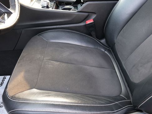 Used 2022 Jeep Grand Cherokee Altitude image 23