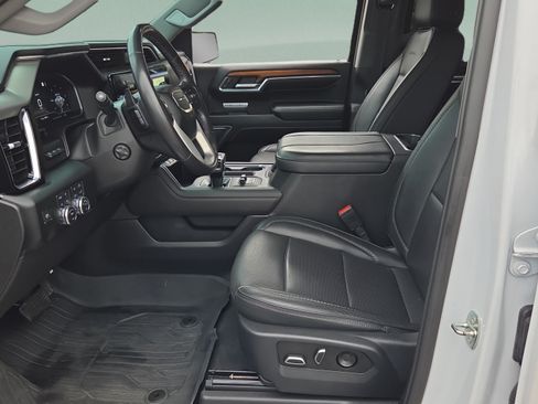 Used 2023 GMC Sierra 1500 Denali w/ Denali Reserve Package AWD/4WD image 9
