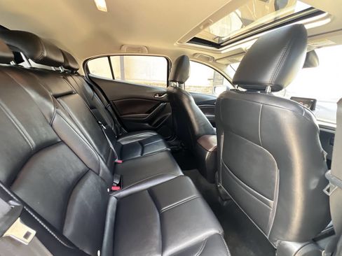 Used 2018 MAZDA MAZDA3 Touring image 13