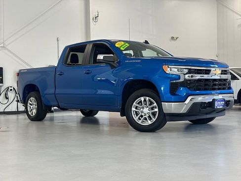 Used 2023 Chevrolet Silverado 1500 LT AWD/4WD image 2