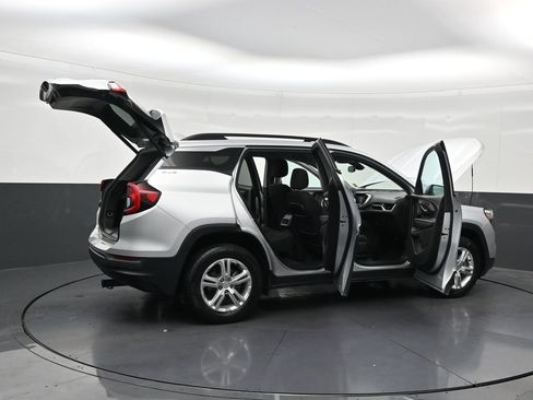 Used 2022 GMC Terrain SLE w/ Driver Convenience Package AWD/4WD image 31