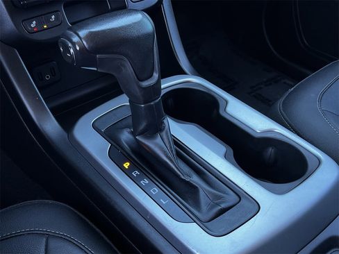 Used 2020 Chevrolet Colorado ZR2 image 17